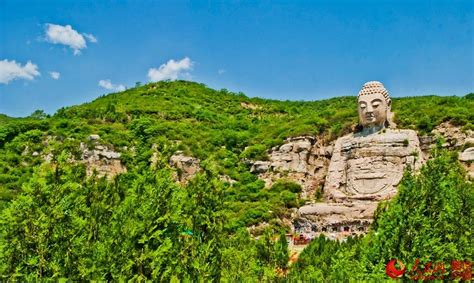  Mount Mengshan: A Majestic Retreat Steeped in Legend and Natural Beauty!